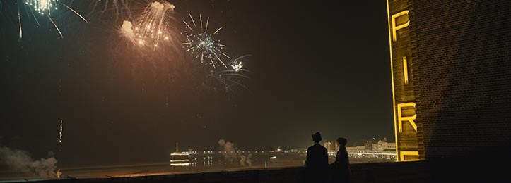 Empire of Light Is a Gorgeous Romance for Cinema Lovers image